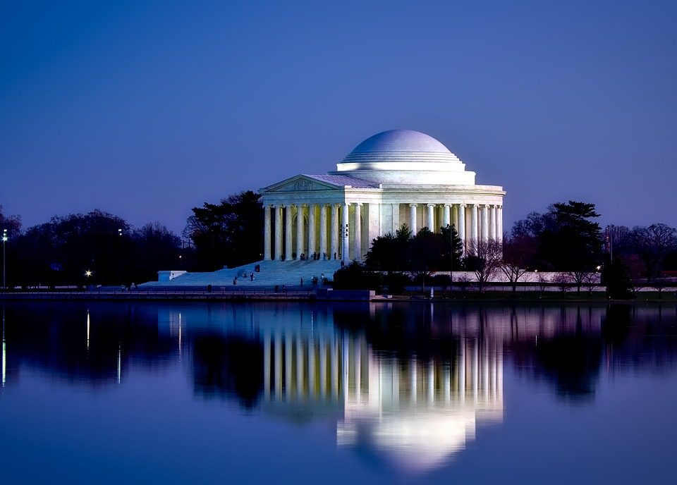 https://astroluna.rs/wp-content/uploads/2019/03/jefferson-memorial-1626580_1280-960x688.jpg