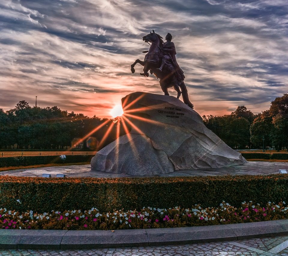 https://astroluna.rs/wp-content/uploads/2019/05/st-petersburg-2346043_1280-960x853.jpg
